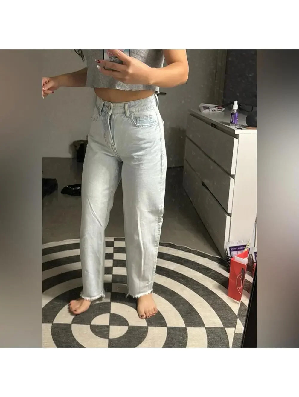 Zara women’s straight leg jeans, mid waist - Picture 8 of 9